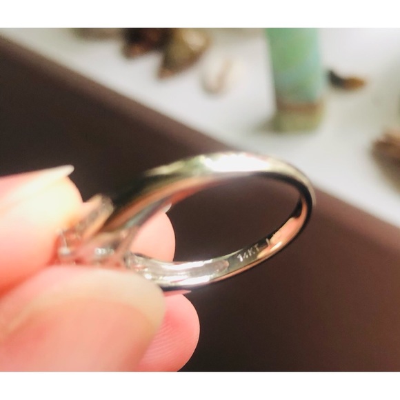 REAL Diamonds and 14 Karat White Gold Ring - Picture 4 of 15